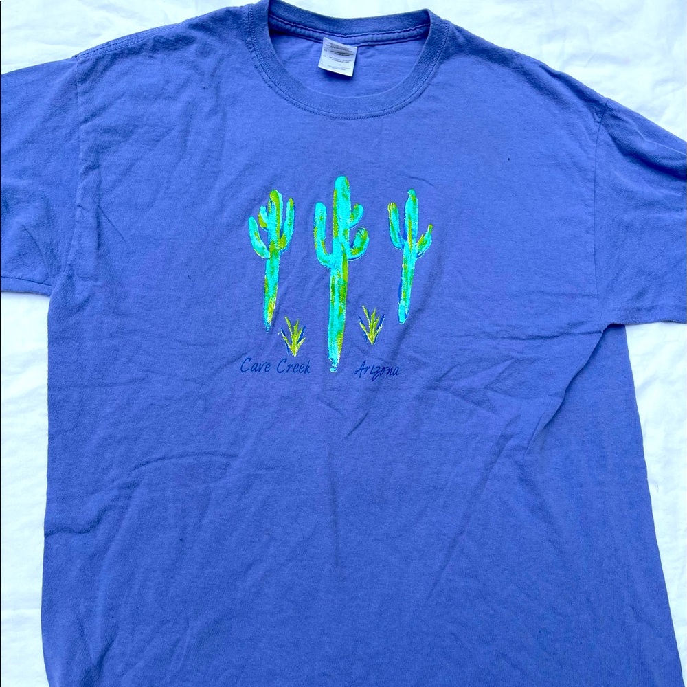 Gildan. CAVE CREEK AZ. Souvenir shirt. Super soft& comfy